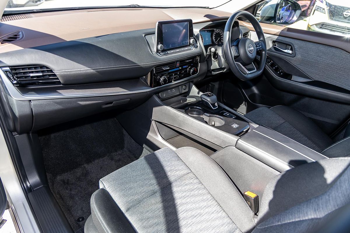 2024 Nissan X-TRAIL ST T33