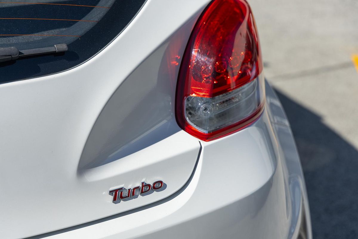 2015 Hyundai Veloster SR Turbo + FS4 Series II