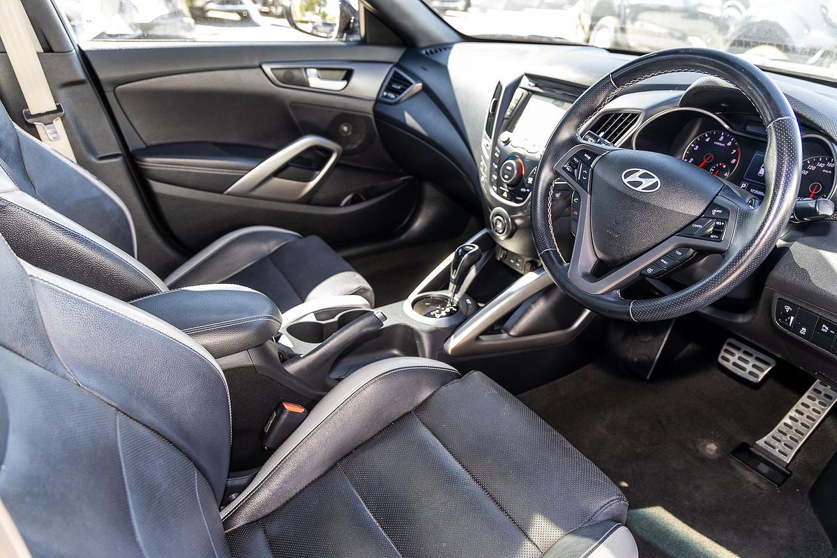 2015 Hyundai Veloster SR Turbo + FS4 Series II