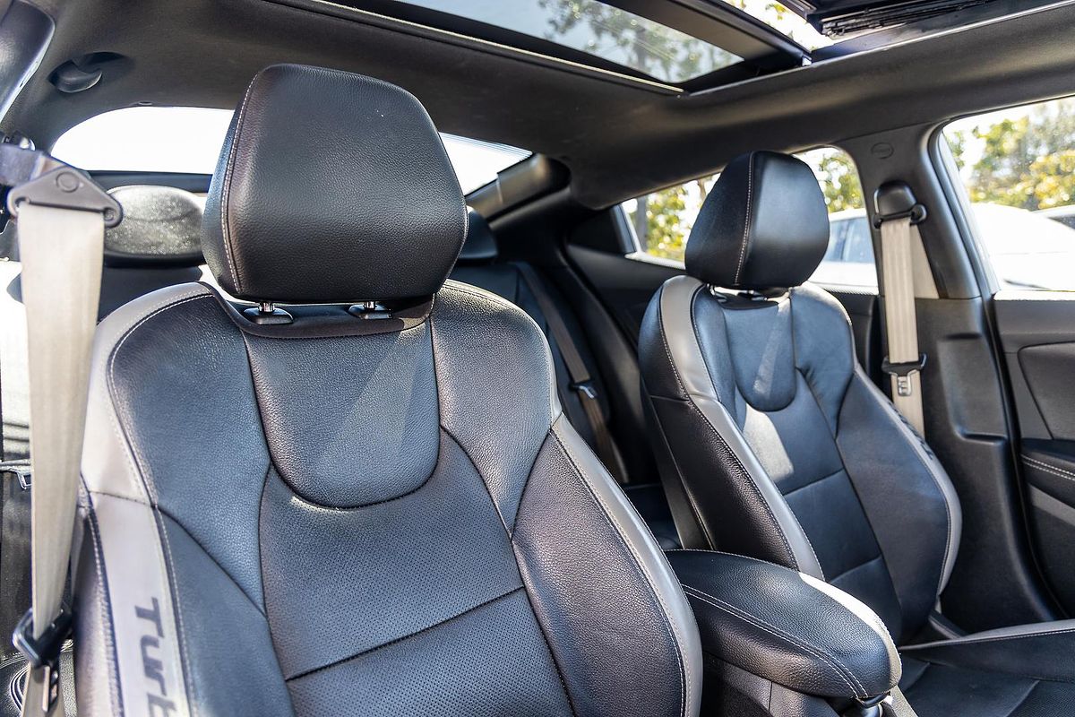 2015 Hyundai Veloster SR Turbo + FS4 Series II