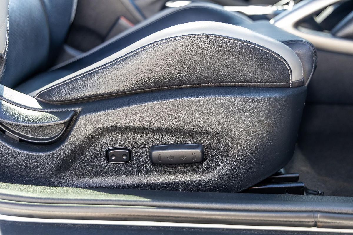 2015 Hyundai Veloster SR Turbo + FS4 Series II