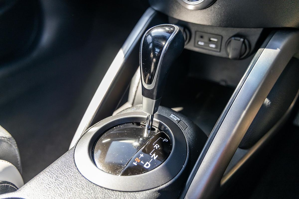 2015 Hyundai Veloster SR Turbo + FS4 Series II