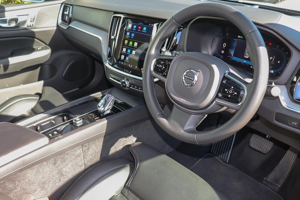 2022 Volvo S60 Ultimate B5 Bright