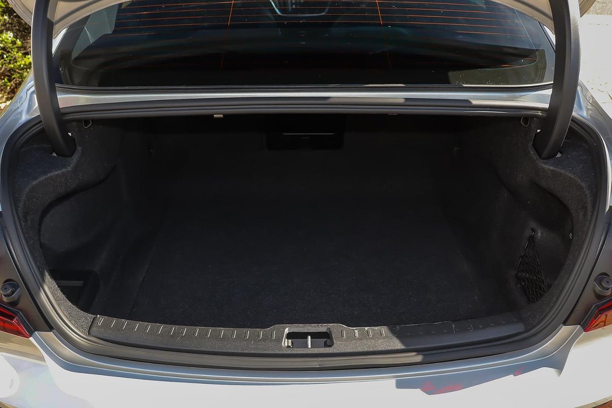 2022 Volvo S60 Ultimate B5 Bright