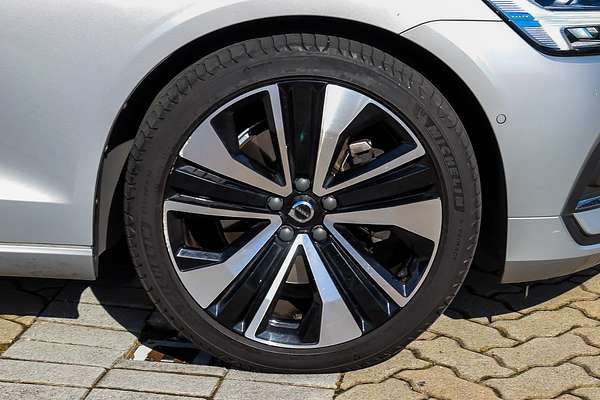 2022 Volvo S60 Ultimate B5 Bright
