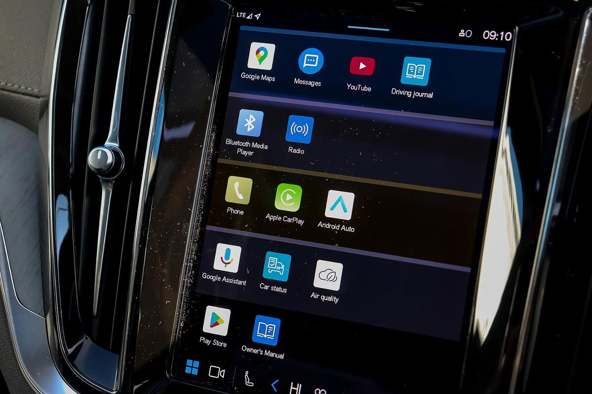 2022 Volvo S60 Ultimate B5 Bright