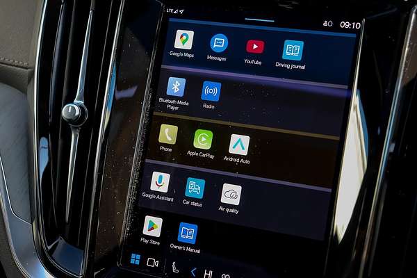 2022 Volvo S60 Ultimate B5 Bright