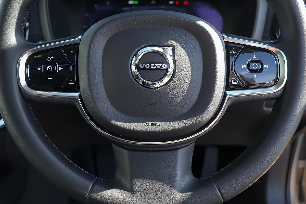 2022 Volvo S60 Ultimate B5 Bright