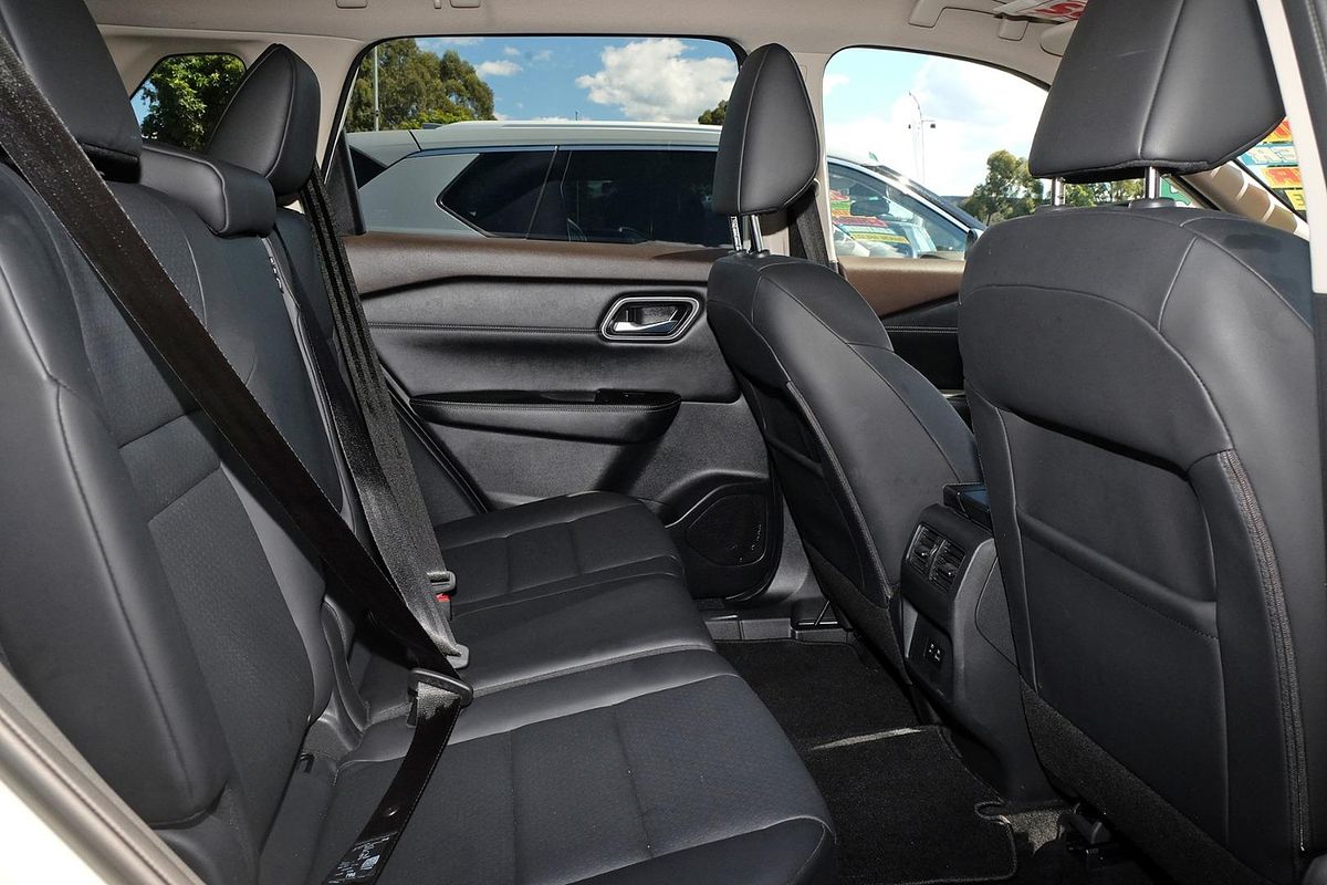 2024 Nissan X-TRAIL ST-L T33