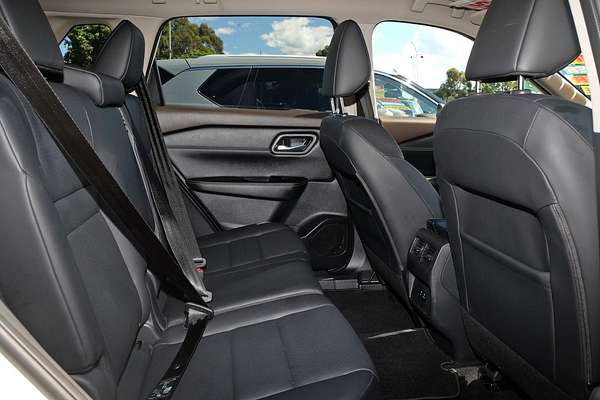 2024 Nissan X-TRAIL ST-L T33
