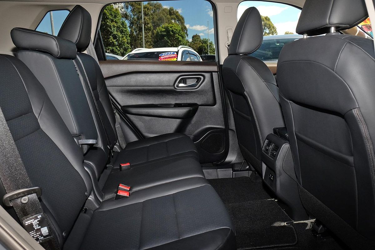 2024 Nissan X-TRAIL ST-L T33