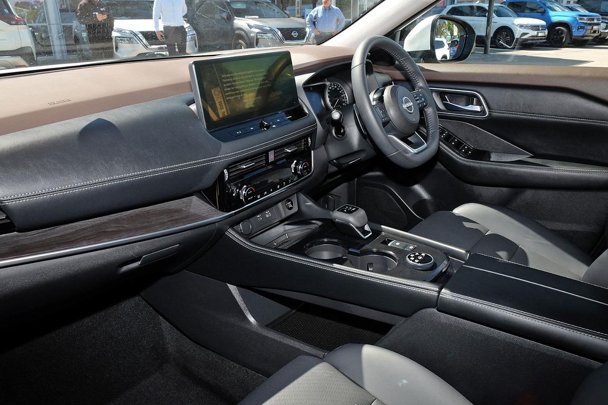 2024 Nissan X-TRAIL ST-L T33