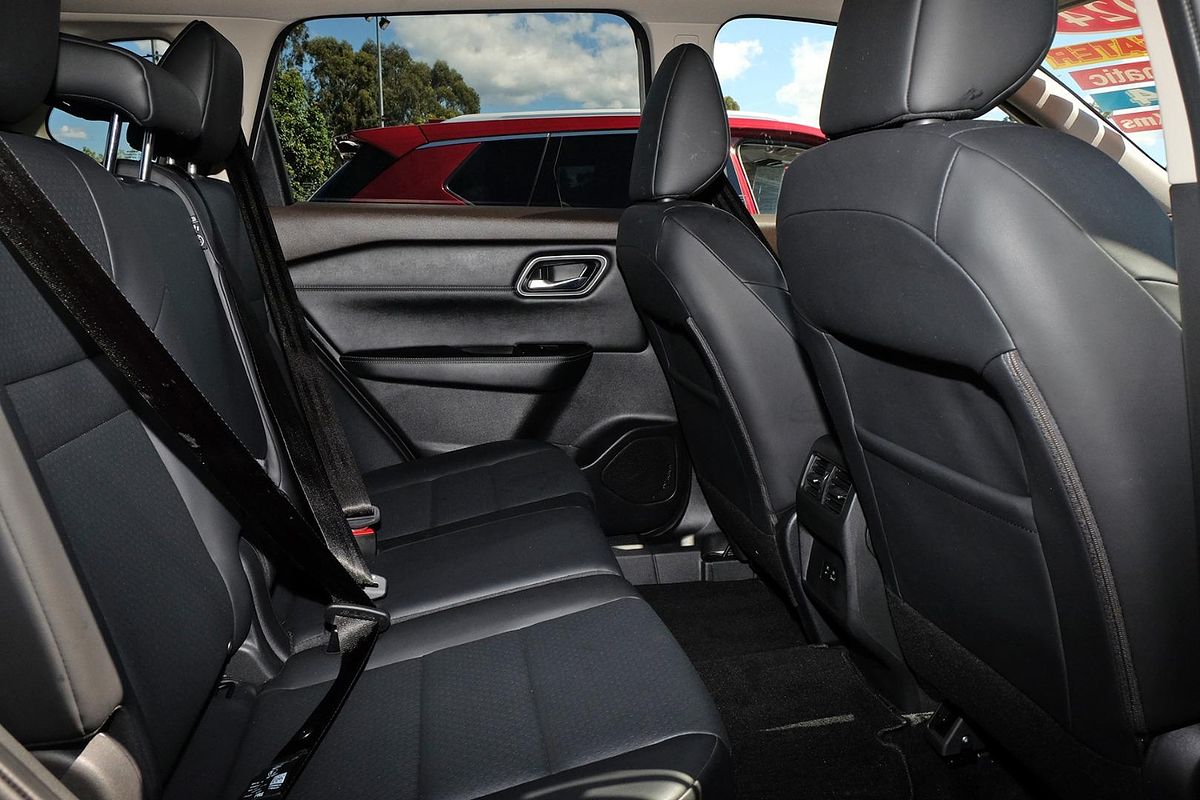 2024 Nissan X-TRAIL ST-L T33