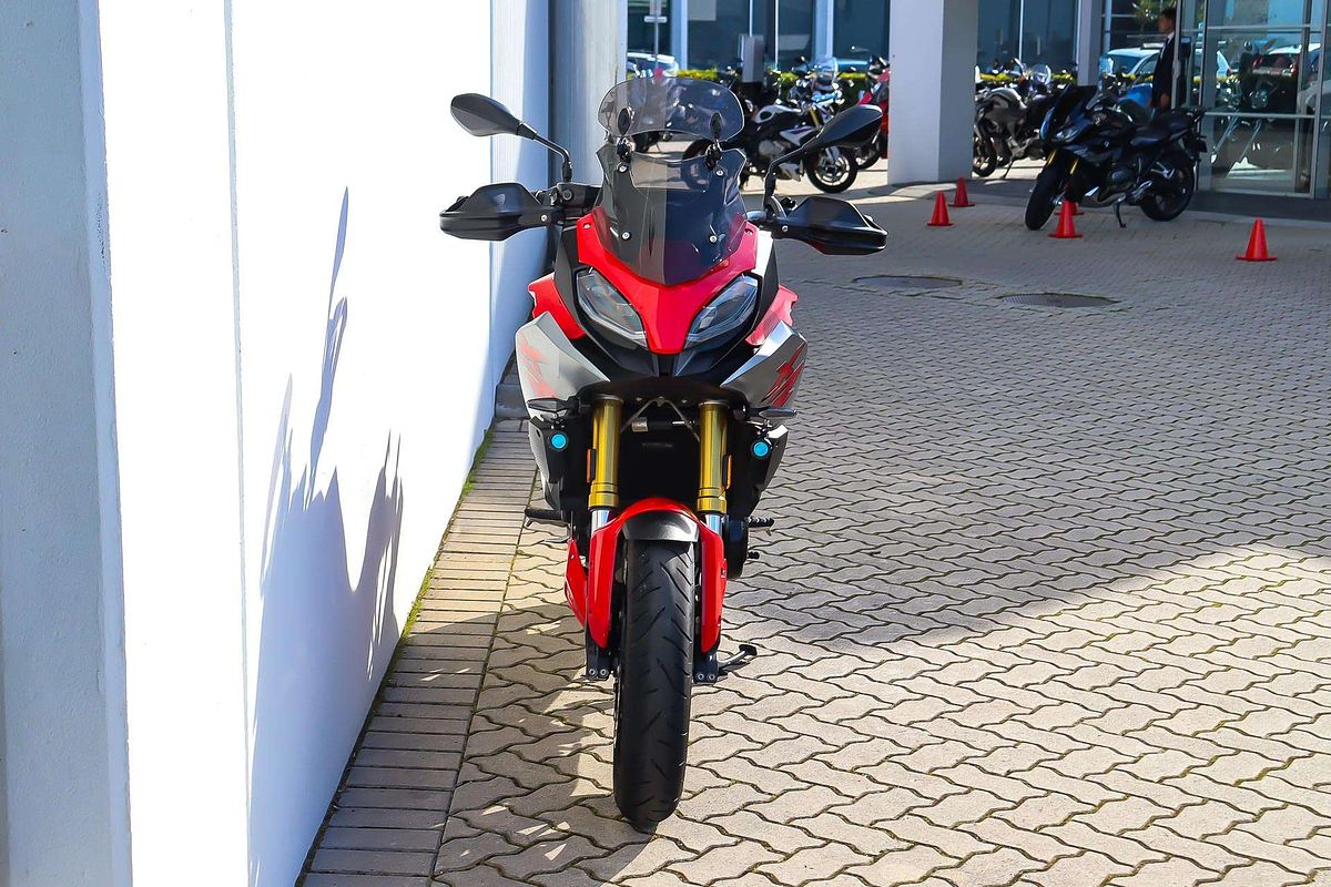 2021 BMW F SERIES