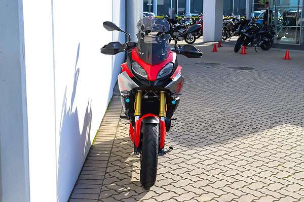 2021 BMW F SERIES