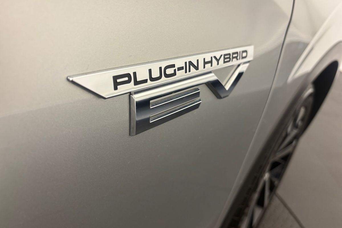 2022 Mitsubishi Outlander PHEV Exceed ZM