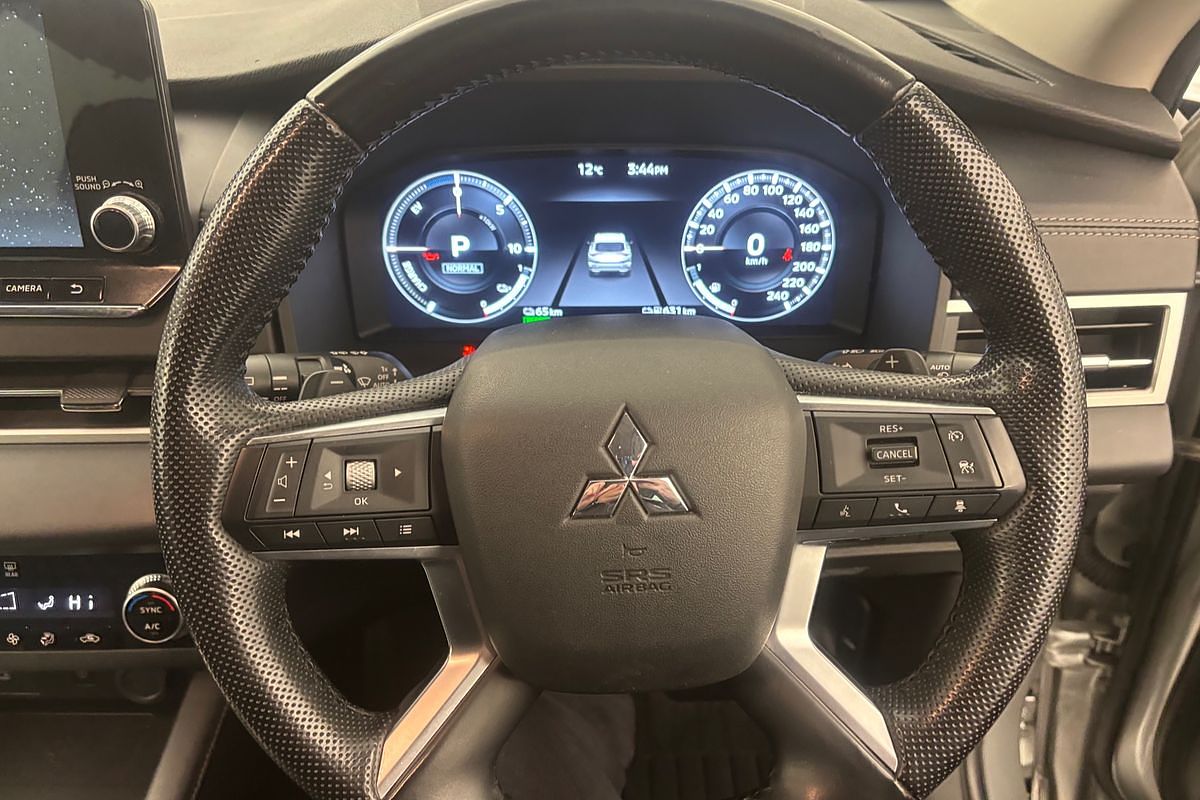 2022 Mitsubishi Outlander PHEV Exceed ZM