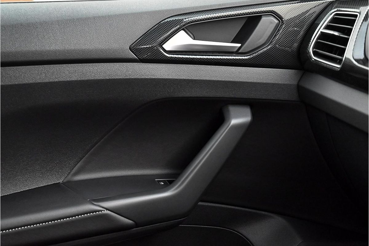 2025 Volkswagen T-Cross 85TSI R-Line D31