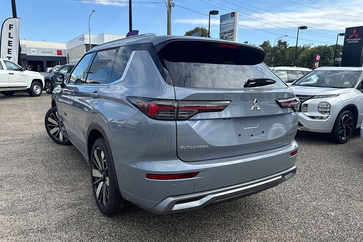 2025 Mitsubishi Outlander Exceed ZM