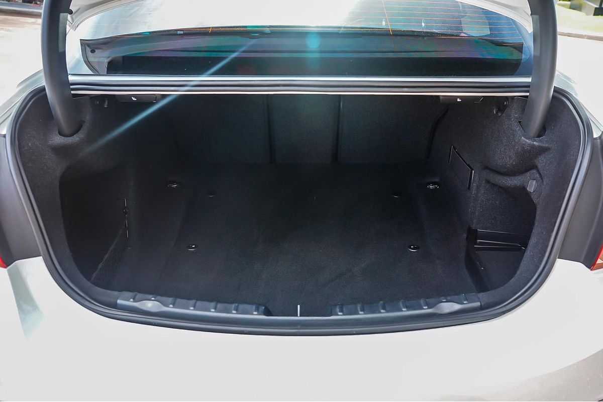 2012 BMW 3 Series 320d F30