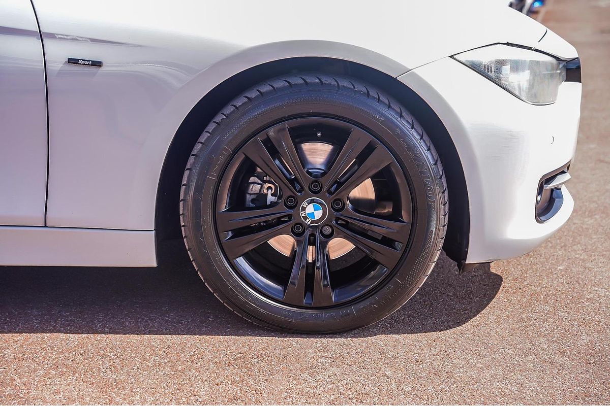 2012 BMW 3 Series 320d F30