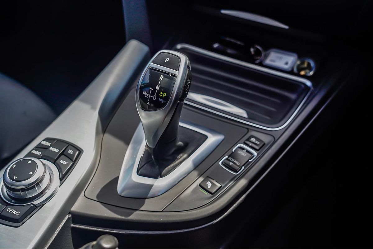 2012 BMW 3 Series 320d F30