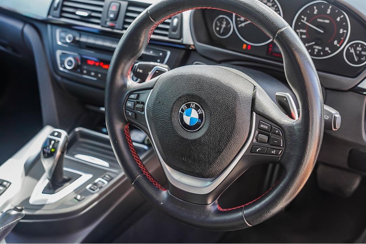 2012 BMW 3 Series 320d F30