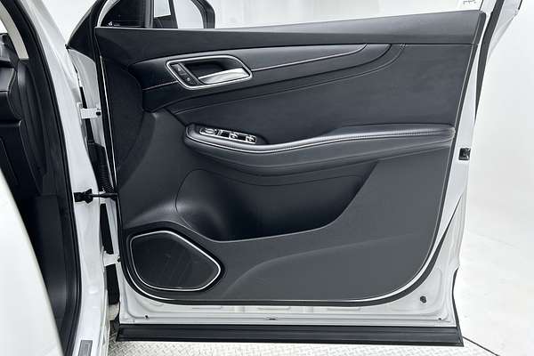 2022 MG HS Vibe SAS23