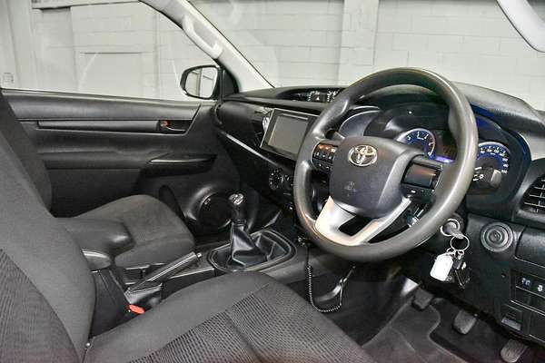 2018 Toyota Hilux SR GUN126R 4X4