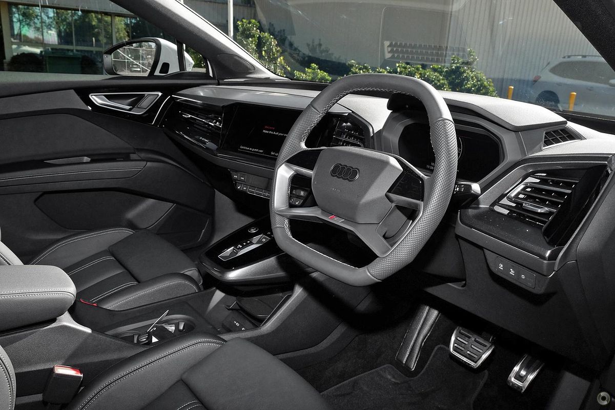 2025 Audi Q4 e-tron 55 F4
