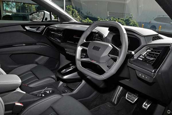 2025 Audi Q4 e-tron 55 F4