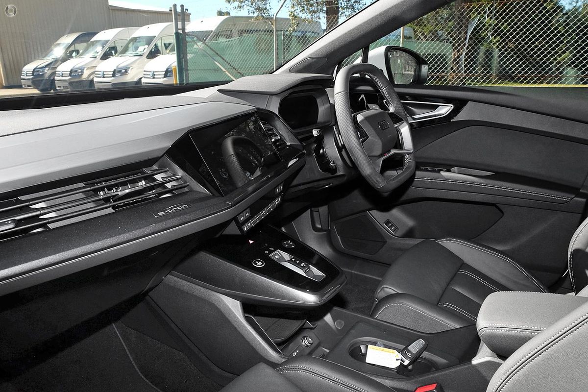 2025 Audi Q4 e-tron 55 F4