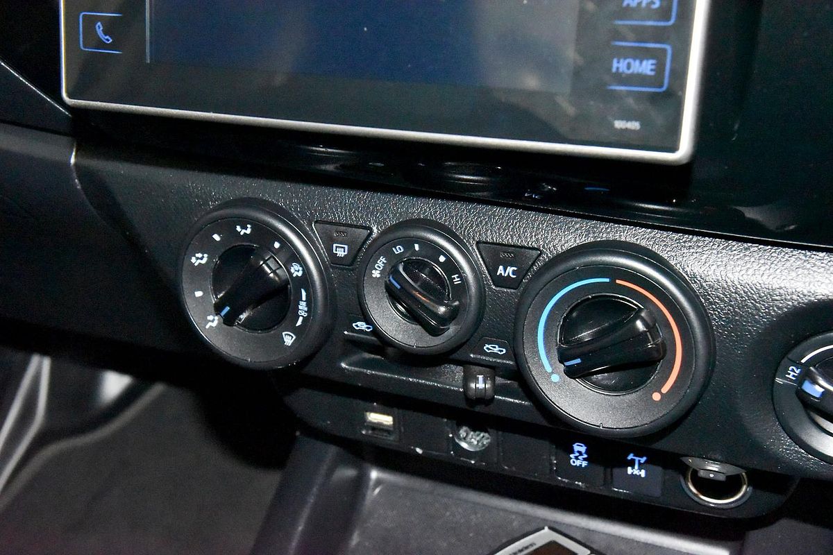 2018 Toyota Hilux SR GUN126R 4X4