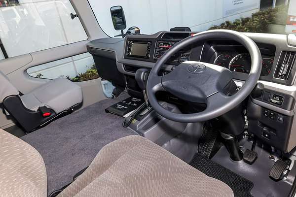 2025 Toyota Coaster GDB70R