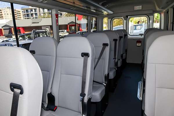 2025 Toyota Coaster GDB70R