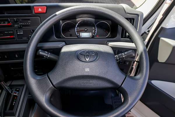 2025 Toyota Coaster GDB70R