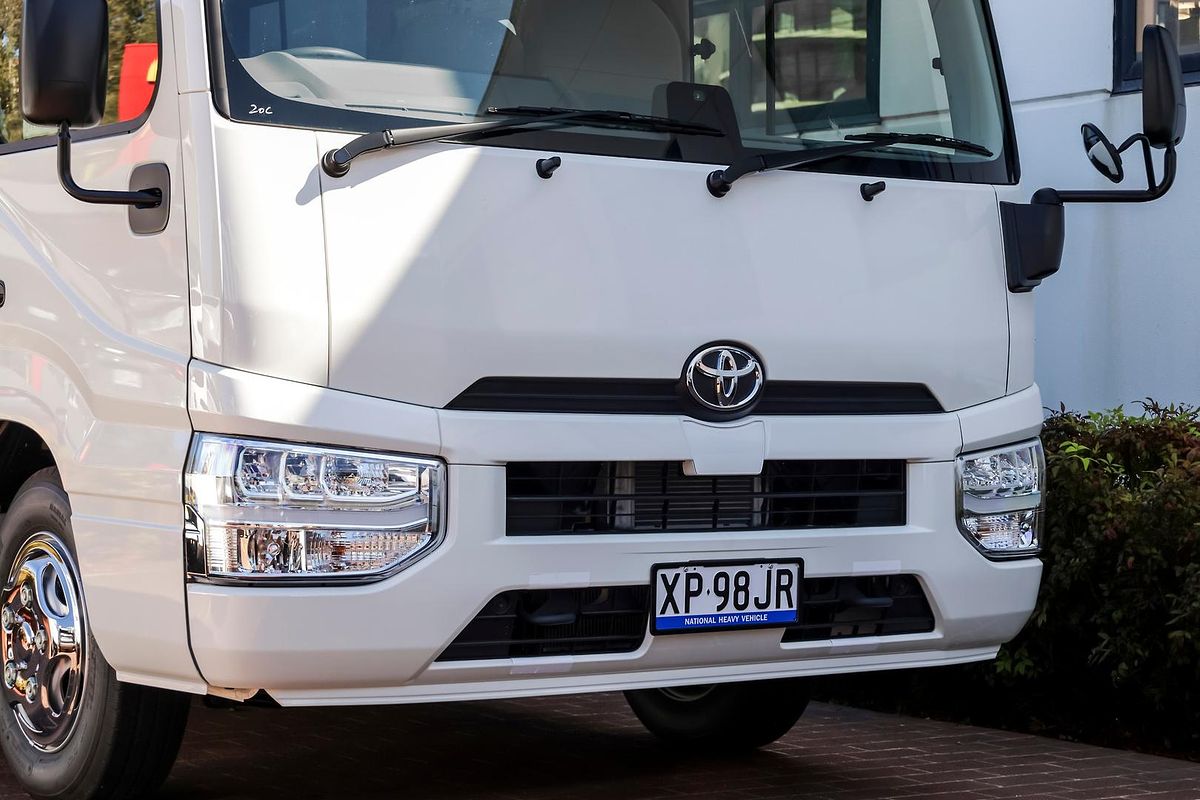 2025 Toyota Coaster GDB70R