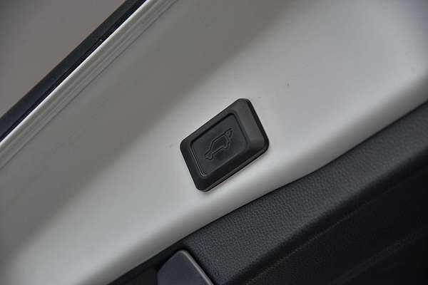 2019 Toyota RAV4 Cruiser MXAA52R