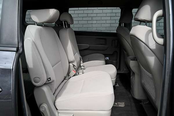2017 Kia Carnival S YP