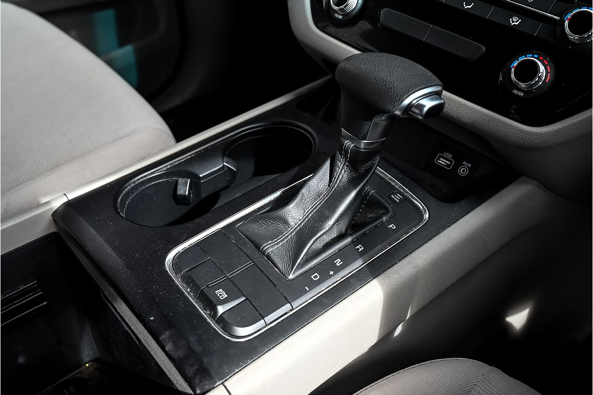 2017 Kia Carnival S YP
