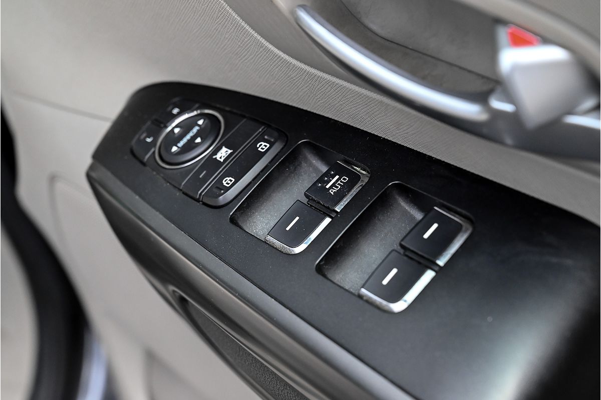2017 Kia Carnival S YP