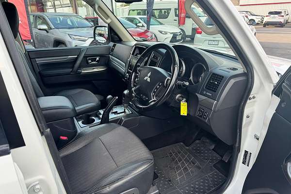 2018 Mitsubishi Pajero GLS NX