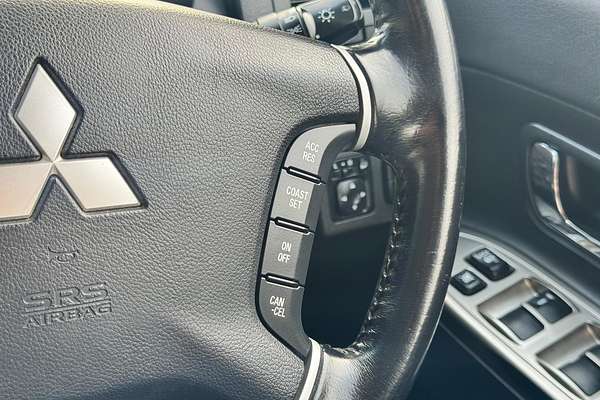 2018 Mitsubishi Pajero GLS NX