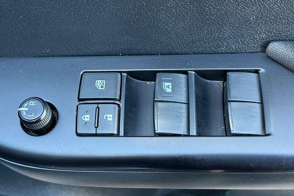 2019 Toyota Hilux SR GUN126R 4X4