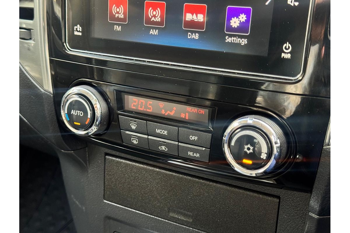 2018 Mitsubishi Pajero GLS NX