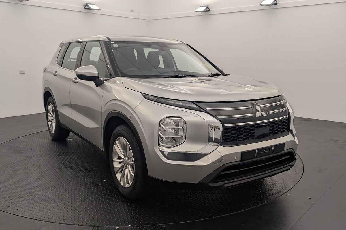 2025 Mitsubishi Outlander ES ZM