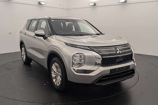 2025 Mitsubishi Outlander ES ZM
