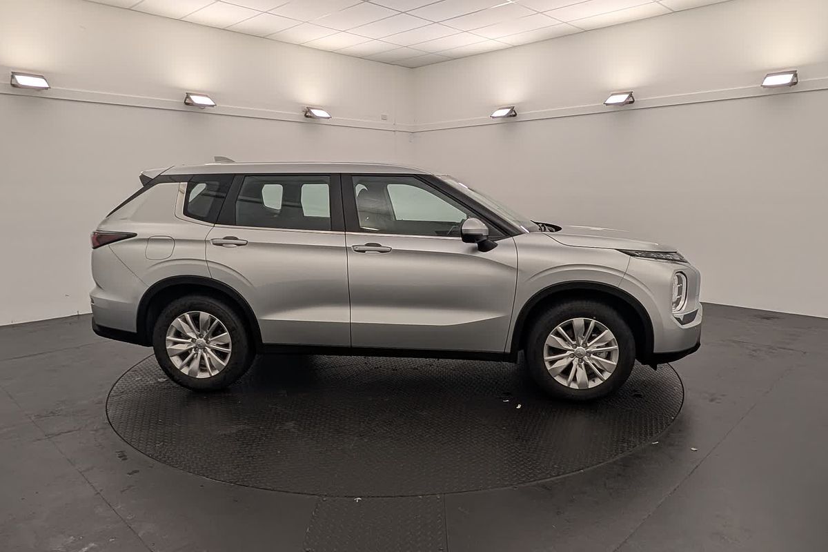 2025 Mitsubishi Outlander ES ZM