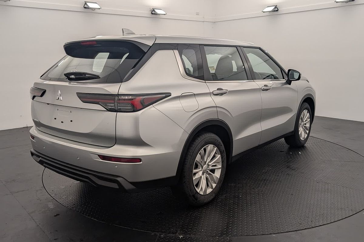 2025 Mitsubishi Outlander ES ZM