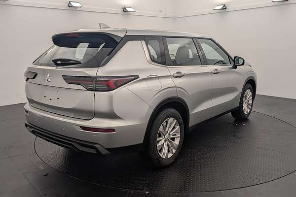 2025 Mitsubishi Outlander ES ZM